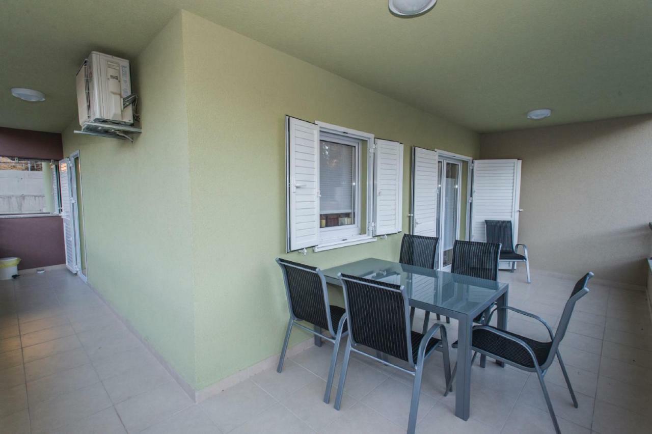 Arena Apartment 5-Stars Premium-Accommodation Макарска Экстерьер фото